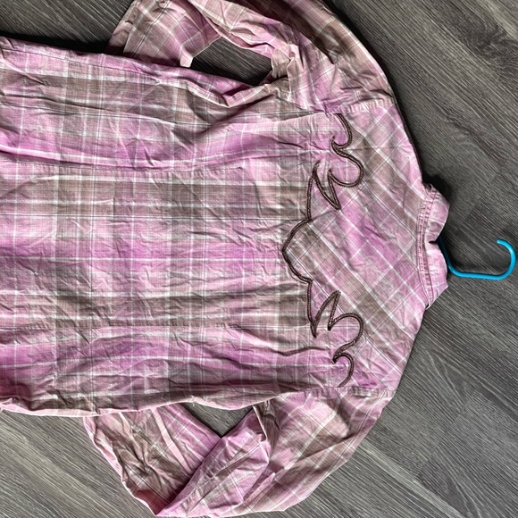 Bundle of two women’s pink western button-up shirts sz medium Cruel Girl & Roper - Picture 13 of 16